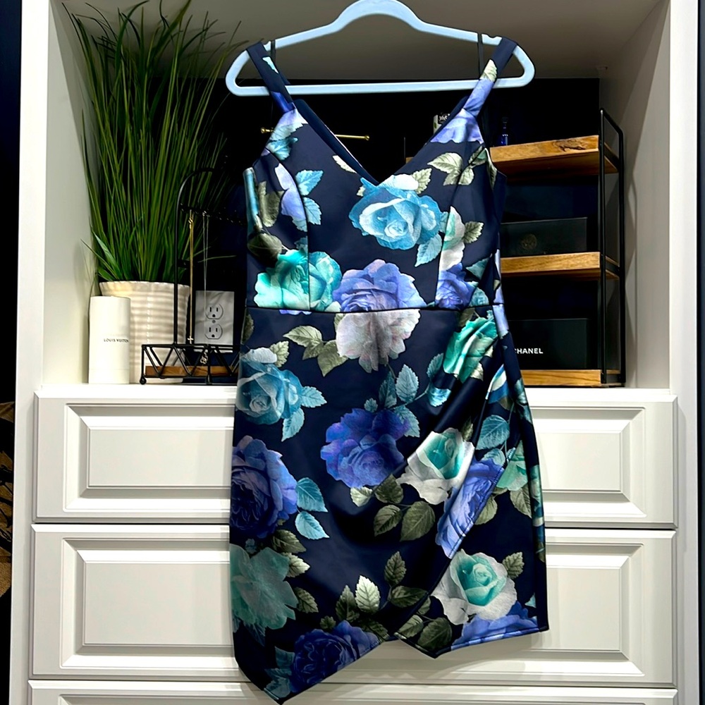 I.N. San Francisco junior dress floral size 13 great condition navy blue/ roses.